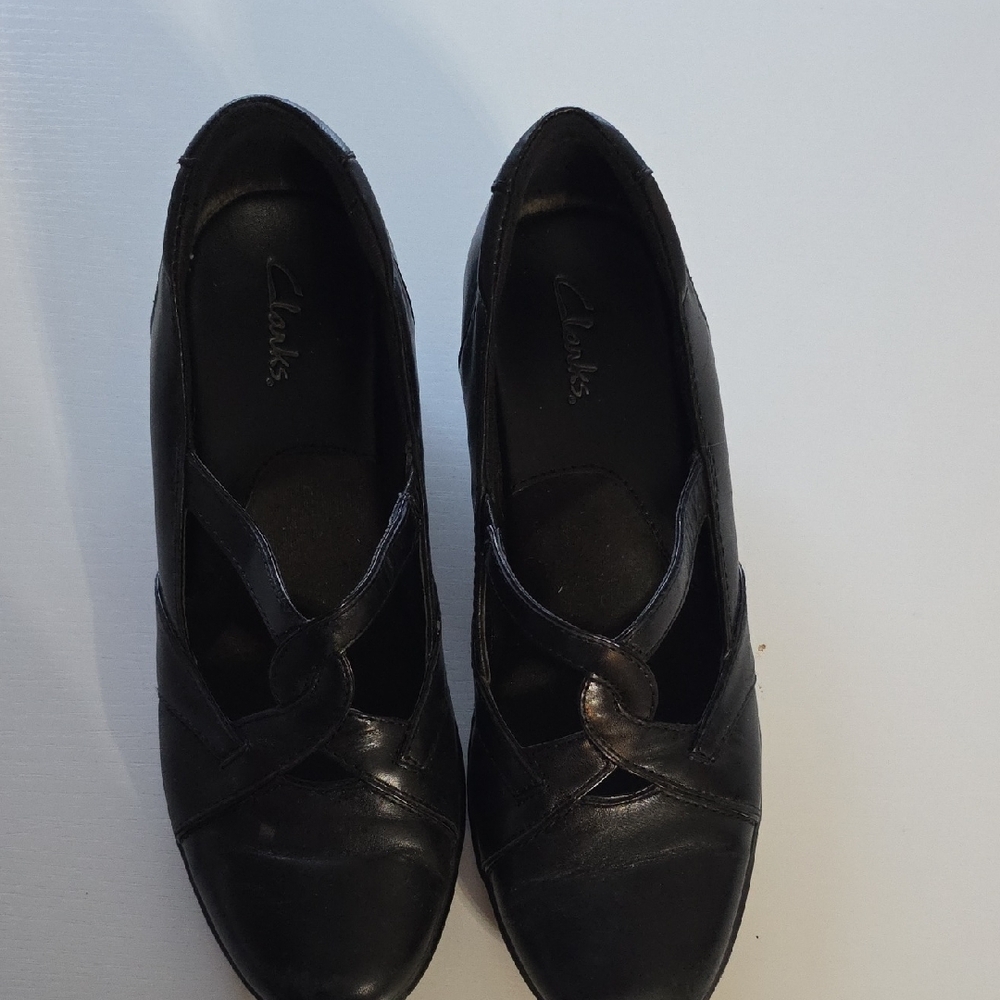 B2 Clarks Women's Black Shoes